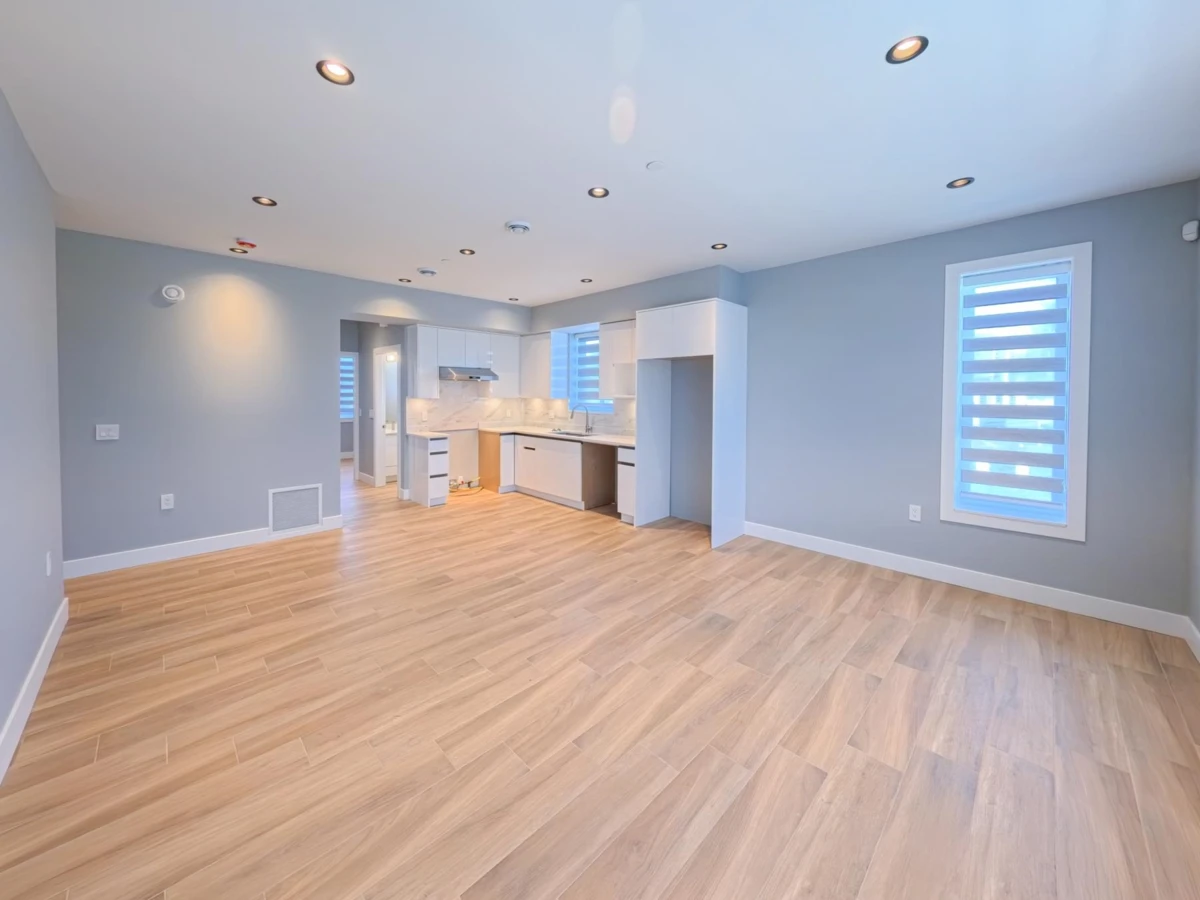 Family Room Photo of 3 2557 W King Edward Avenue, Vancouver, BC