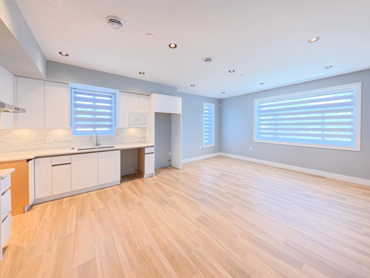 Living Room Photo of 3 2557 W King Edward Avenue, Vancouver, BC
