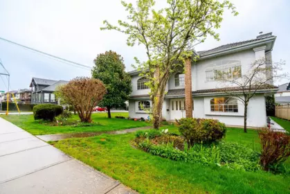 Fitness Center Photo Near 13798 92 Avenue, Surrey, BC