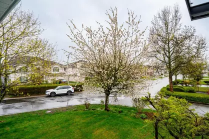 Hallway Photo of 13798 92 Avenue, Surrey, BC