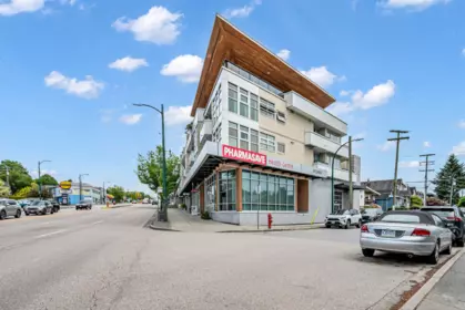 Garden / Landscaping Photo of 211 4338 Commercial Street, Vancouver, BC
