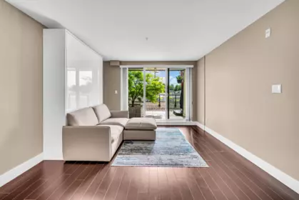 Mudroom Photo of 211 4338 Commercial Street, Vancouver, BC