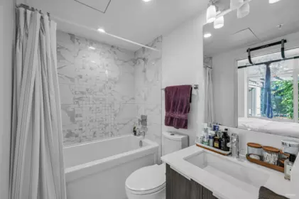 Guest Bathroom Photo of 513 1283 Howe Street, Vancouver, BC