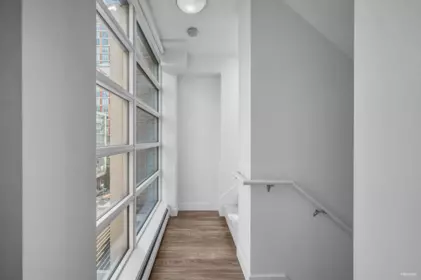 Walk-In Closet Photo of 513 1283 Howe Street, Vancouver, BC