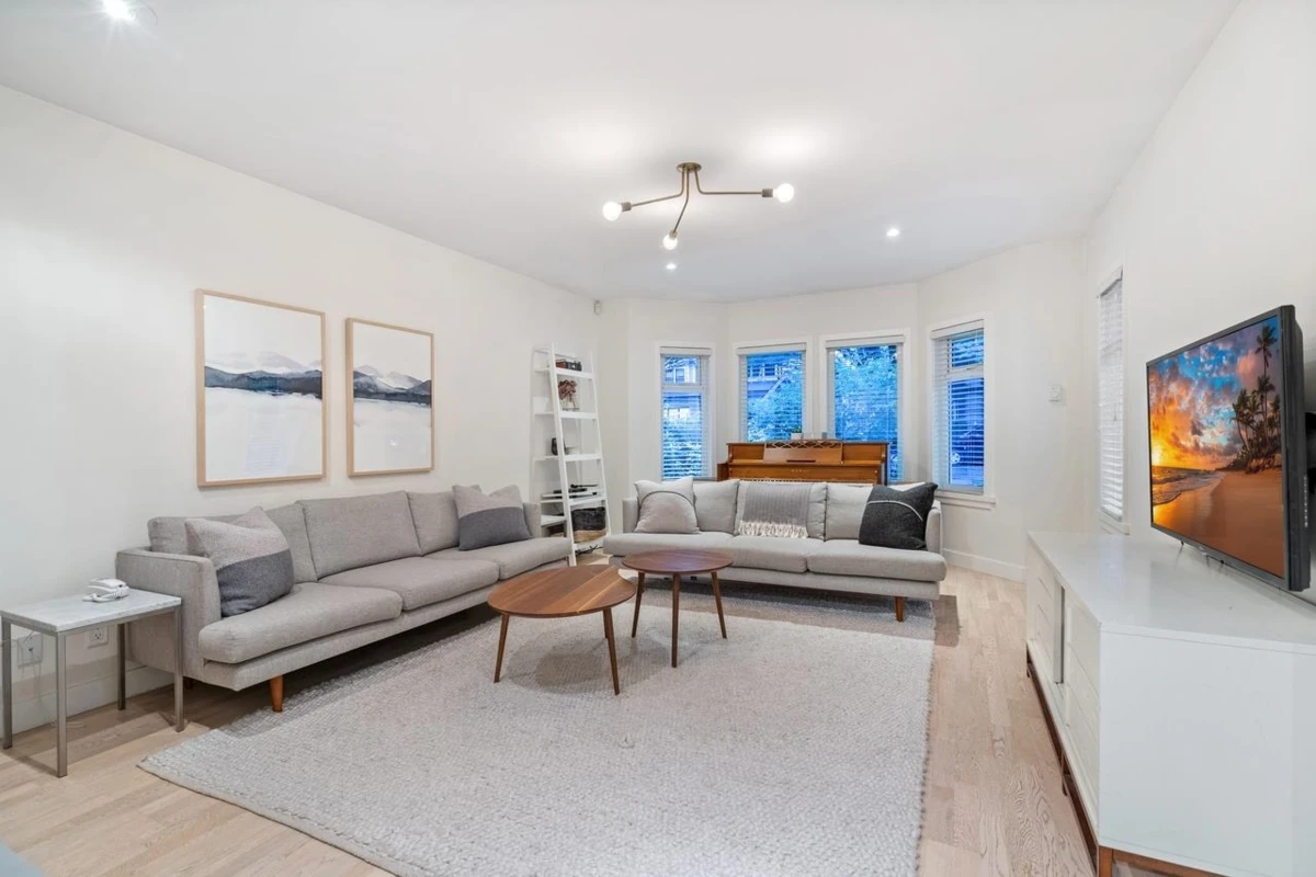 Family Room Photo of 855 E 22nd Avenue, Vancouver, BC