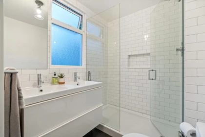 Guest Bathroom Photo of 855 E 22nd Avenue, Vancouver, BC