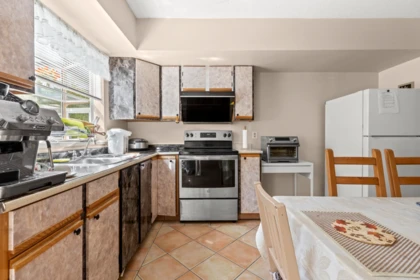 Garden / Landscaping Photo of 956 161a Street, Surrey, BC