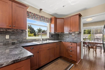 Kitchen Island Photo of 956 161a Street, Surrey, BC