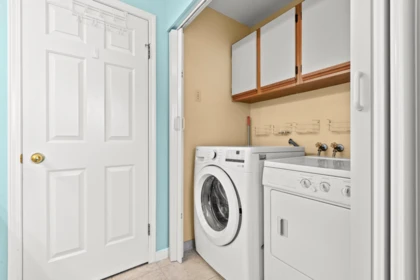 Mudroom Photo of 956 161a Street, Surrey, BC