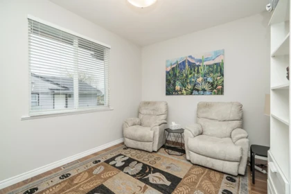 Powder Room Photo of 21118 123 Avenue, Maple Ridge, BC
