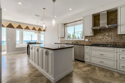 Kitchen Photo of 2417 Skilift Road, West Vancouver, BC