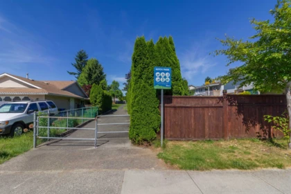 Entry Foyer Photo of 1524 Kimberley Street, Abbotsford, BC