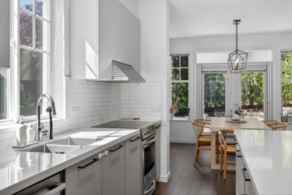 Breakfast Nook Photo of 11 3470 Highland Drive, Coquitlam, BC