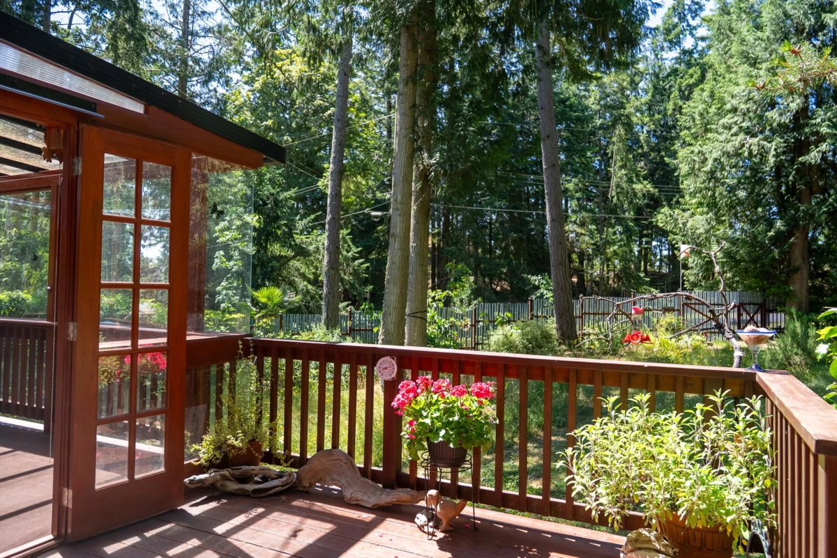 Living Room Photo of 7913 Swanson View Drive, Pender Island, BC