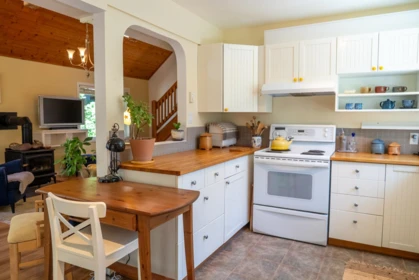 Breakfast Nook Photo of 7913 Swanson View Drive, Pender Island, BC