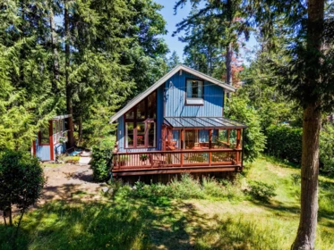 7913 Swanson View Drive, Pender Island, BC, Pender Island — Single Family Residence for sale