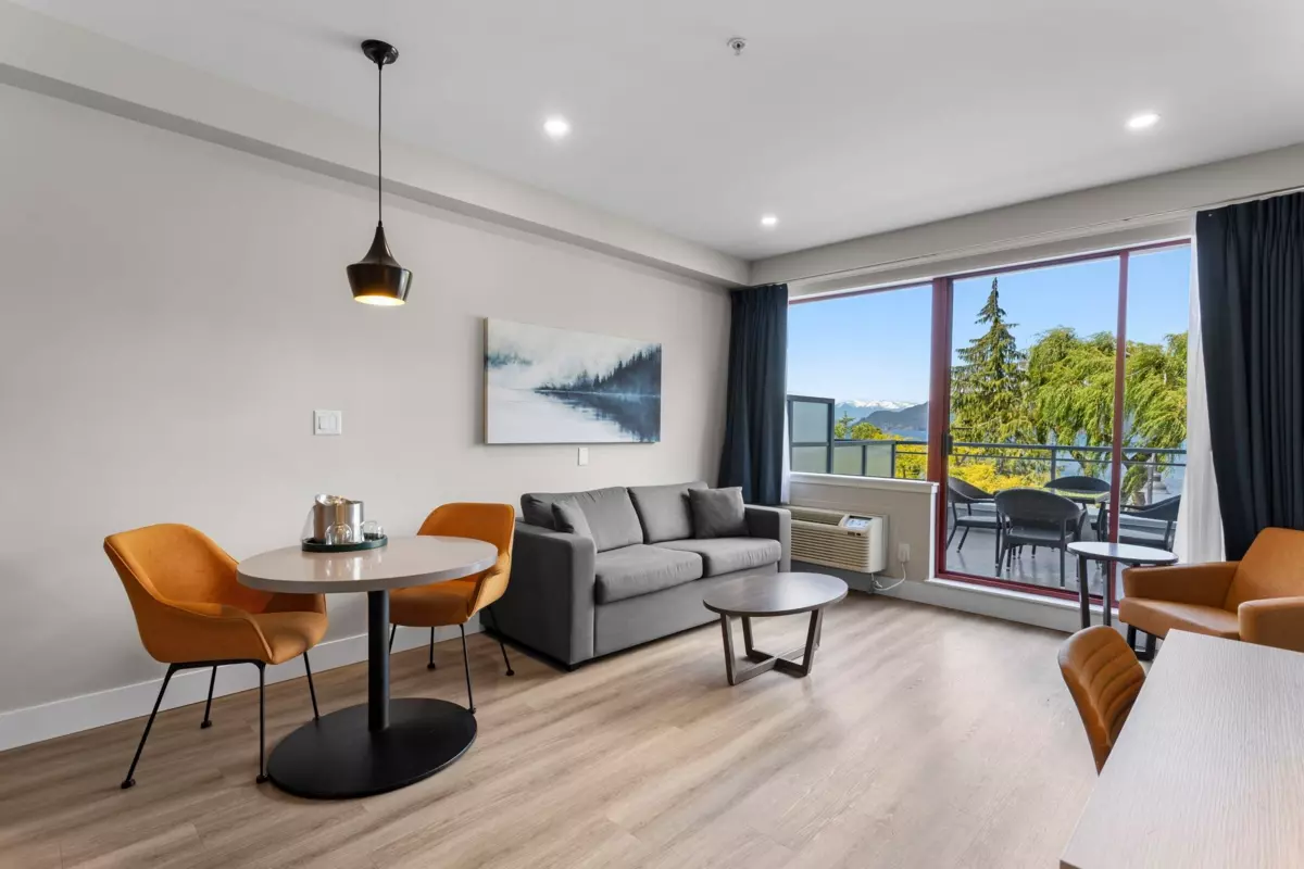 Family Room Photo of 206C 160 Esplanade Avenue, Harrison Hot Springs, BC