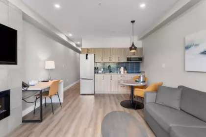 206C 160 Esplanade Avenue, Harrison Hot Springs, BC, Harrison Hot Springs — Apartment/Condo for sale