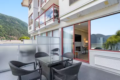 206C 160 Esplanade Avenue, Harrison Hot Springs, BC, Harrison Hot Springs — Apartment/Condo for sale