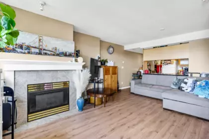 1303 6611 Cooney Road, Richmond, BC, Richmond — Apartment/Condo for sale