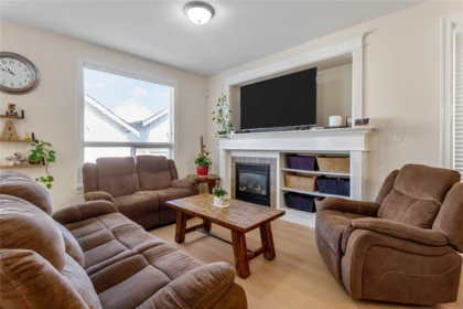 Kitchen Photo of 6533 193b Street, Surrey, BC