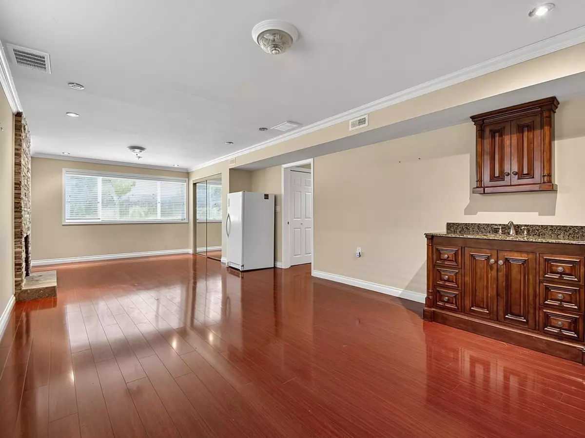 Living Room Photo of 1106 Heywood Street, North Vancouver, BC