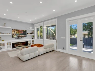 Breakfast Nook Photo of 15456 Russell Avenue, White Rock, BC
