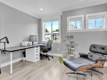 15456 Russell Avenue, White Rock, BC, White Rock — Single Family Residence for sale