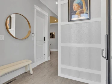 Guest Bathroom Photo of 15456 Russell Avenue, White Rock, BC