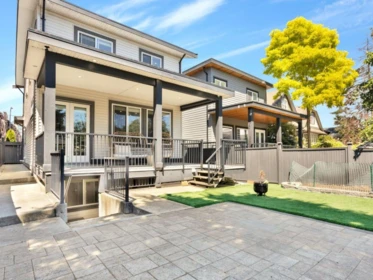 Outdoor Deck Photo of 15456 Russell Avenue, White Rock, BC