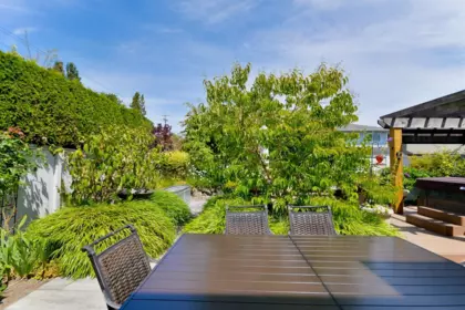 Swimming Pool Photo of 11780 2nd Avenue, Richmond, BC