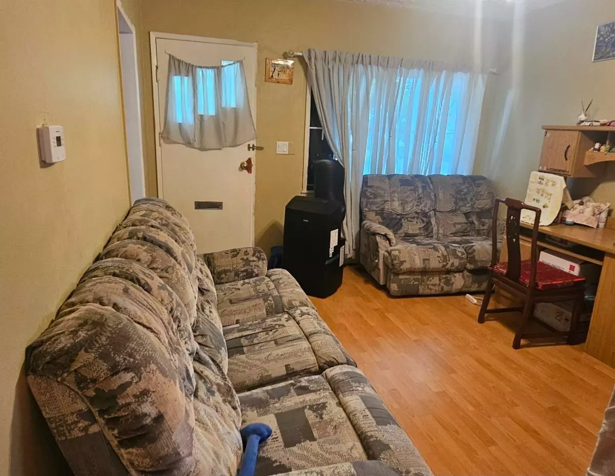 Living Room Photo of 5350 Cecil Street, Vancouver, BC