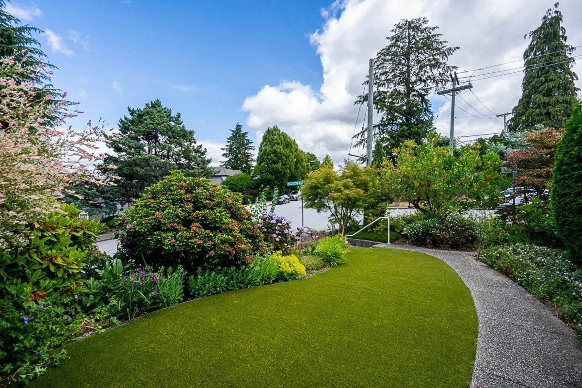 Family Room Photo of 3896 Elmwood Street, Burnaby, BC