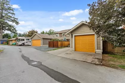 Hot Tub / Spa Photo of 5976 Matsqui Street, Chilliwack, BC