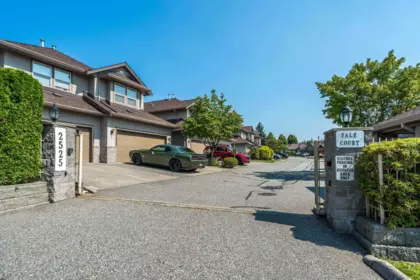 44 2525 Yale Court, Abbotsford, BC, Abbotsford — Townhouse for sale