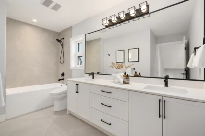 Powder Room Photo of 2196 E 19th Avenue, Vancouver, BC