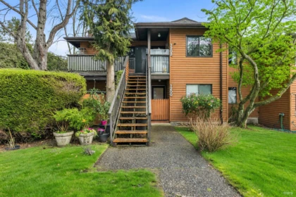 Breakfast Nook Photo of 1202 10620 150 Street, Surrey, BC