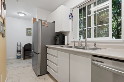 101 1189 Westwood Street, Coquitlam, BC, Coquitlam — Apartment/Condo for sale