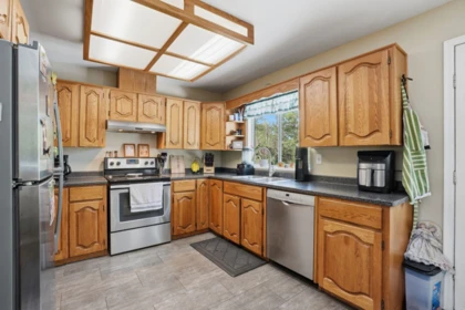 Breakfast Nook Photo of 14287 73a Ave Avenue, Surrey, BC
