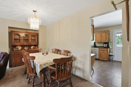 Kitchen Island Photo of 14287 73a Ave Avenue, Surrey, BC