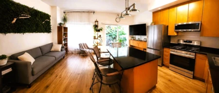 Kitchen Photo of 15 2678 King George Boulevard, Surrey, BC