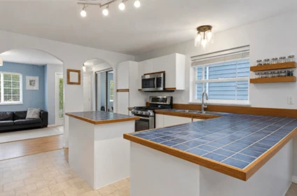 1827 Mamquam Road, Squamish, BC, Squamish — Single Family Residence for sale