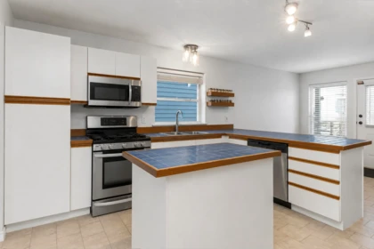 1827 Mamquam Road, Squamish, BC, Squamish — Single Family Residence for sale