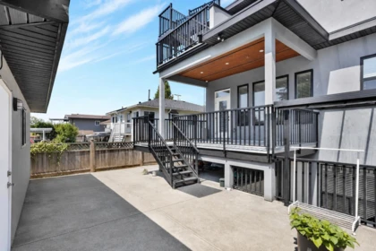 Hot Tub / Spa Photo of 7158 Hastings Street, Burnaby, BC