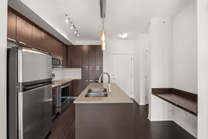 Kitchen Photo of 306 18818 68 Avenue, Surrey, BC