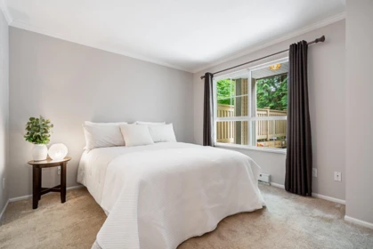 Guest Bathroom Photo of 112 1150 E 29th Street, North Vancouver, BC