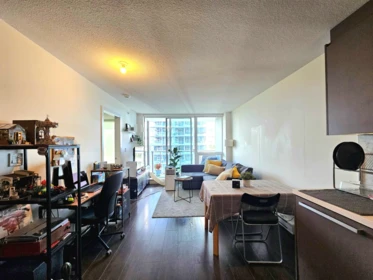 2215 13750 100 Avenue, Surrey, BC, Surrey — Apartment/Condo for sale