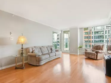 Kitchen Island Photo of 701 2288 Pine Street, Vancouver, BC