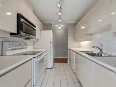 Walk-In Closet Photo of 701 2288 Pine Street, Vancouver, BC