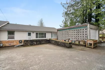 Kitchen Island Photo of 3132 Bradner Road, Abbotsford, BC